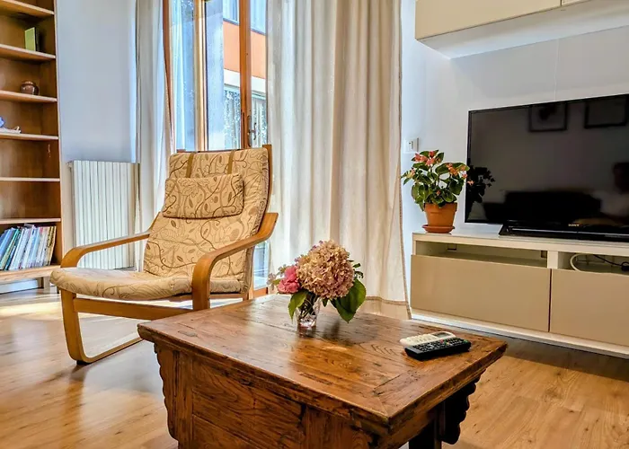 Appartamento Viale Puccini - Free Gated Parking - 3 Minutes From Center